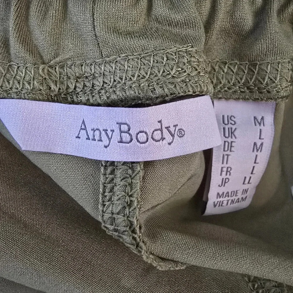 Anybody Women’s Polyester and Spandex Light Olive Lightweight Cuffed Joggers M - Picture 9 of 10